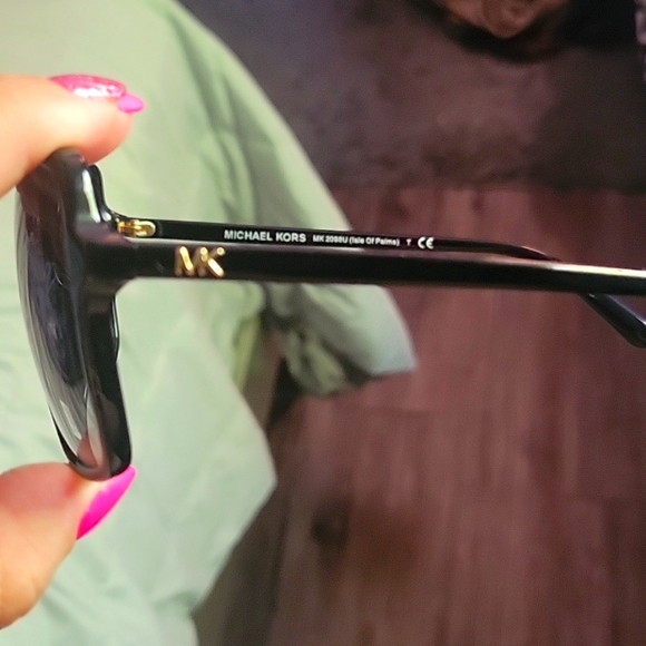 MK Sunglasses - Picture 4 of 6